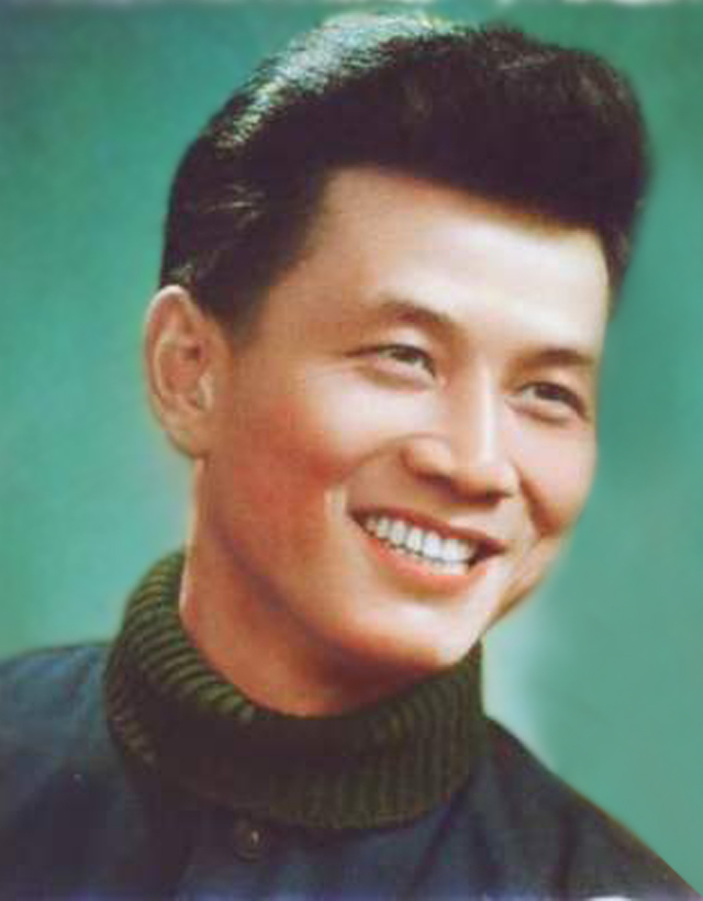  p>肖竹,青岛话剧院退休演员,毕业于北京电影学院.