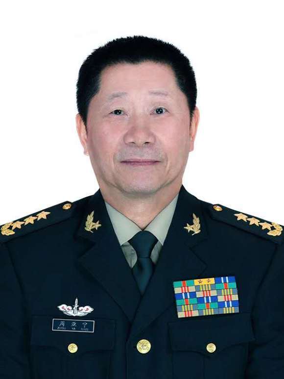 男,汉族,1957年12月生,河北南宫人,1976年12月入伍,中共党员,上将军衔