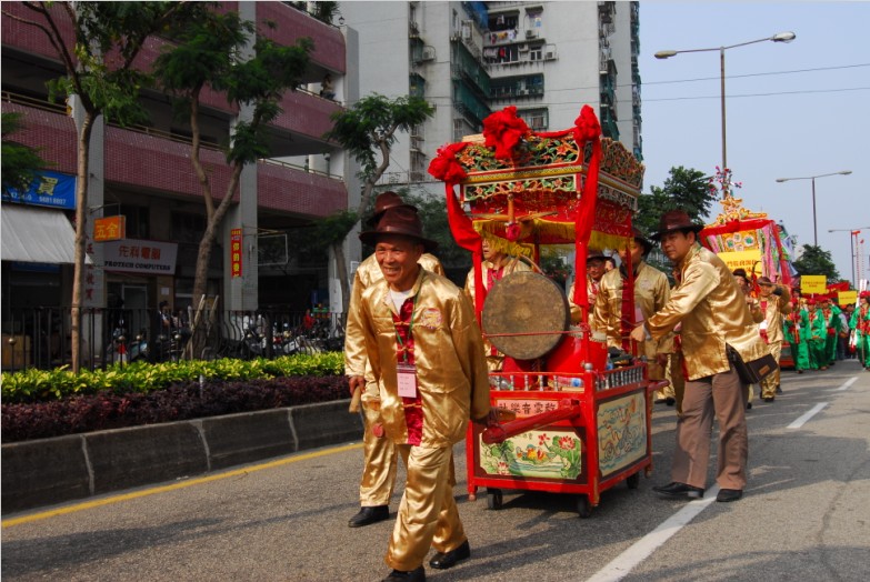  p data-id="udysxchjfixs">斗门锣鼓柜,又称"八音柜",流行于广东省 a