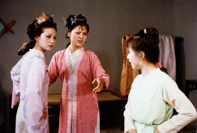 细说红楼梦里那些为“身份”而活，被“身份”拖累的人生_百科TA说