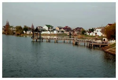  p data-id="gnatpvvgek">海南镇,隶属于江苏省泰州市兴化市,地处 a