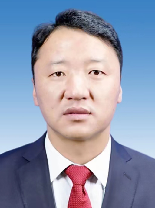 现任云南省迪庆州德钦县委常委,常务副县长