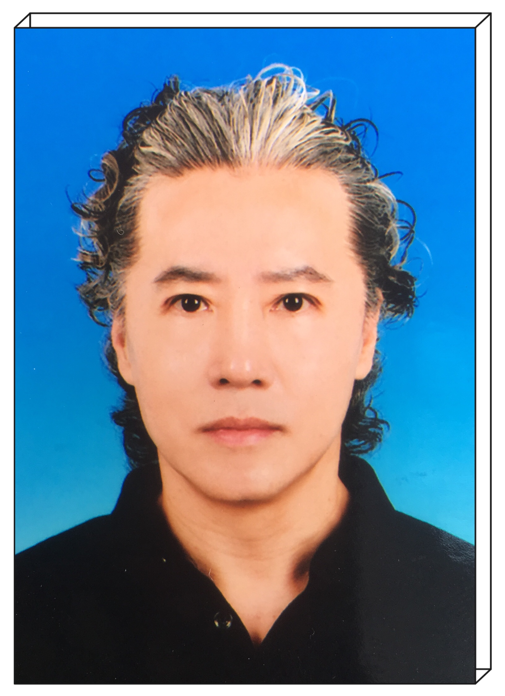  p>陈默,男,1967年10月24日出生于辽宁沈阳,1970年开始绘画.