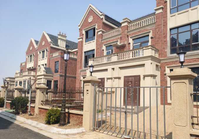  p>泰晤士小镇(别墅)位于上海市松江松江新城,由松江新城建设发展有限