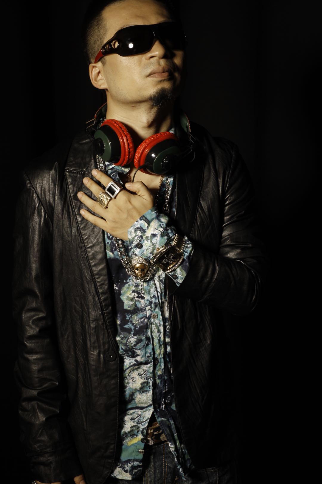 老猫,本名刘原龙,中国内地男歌手,音乐制作