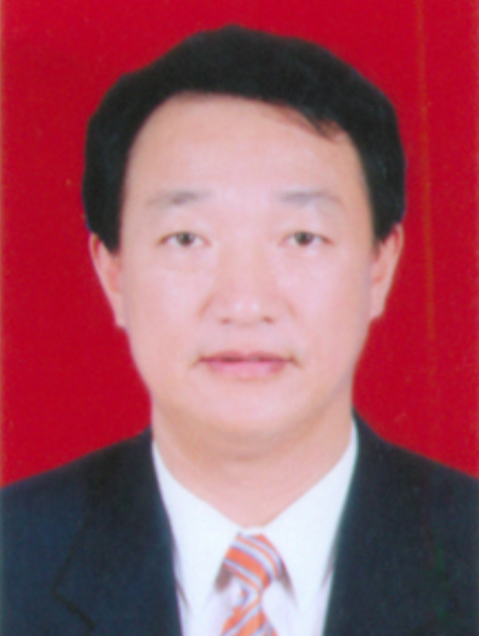 1977年12月入党,大学学历,现任德安县人大常委会党组书记,主任