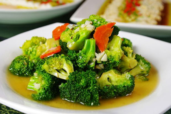 烧炒西兰花的做法