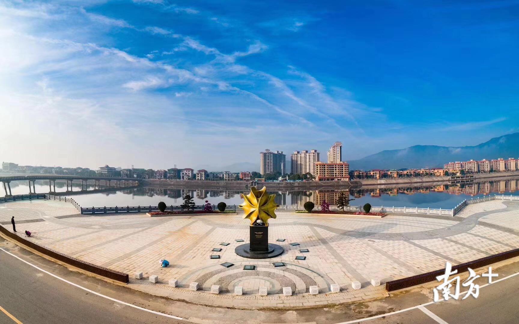 卡拉比—丘成桐空间雕塑