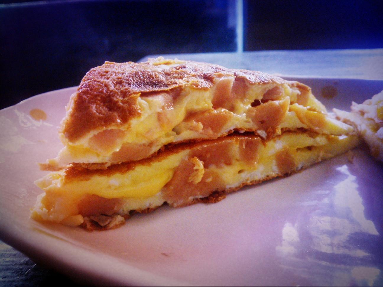  p>火腿芝士蛋饼是以鸡蛋,火腿肠为主料的菜品. /p>