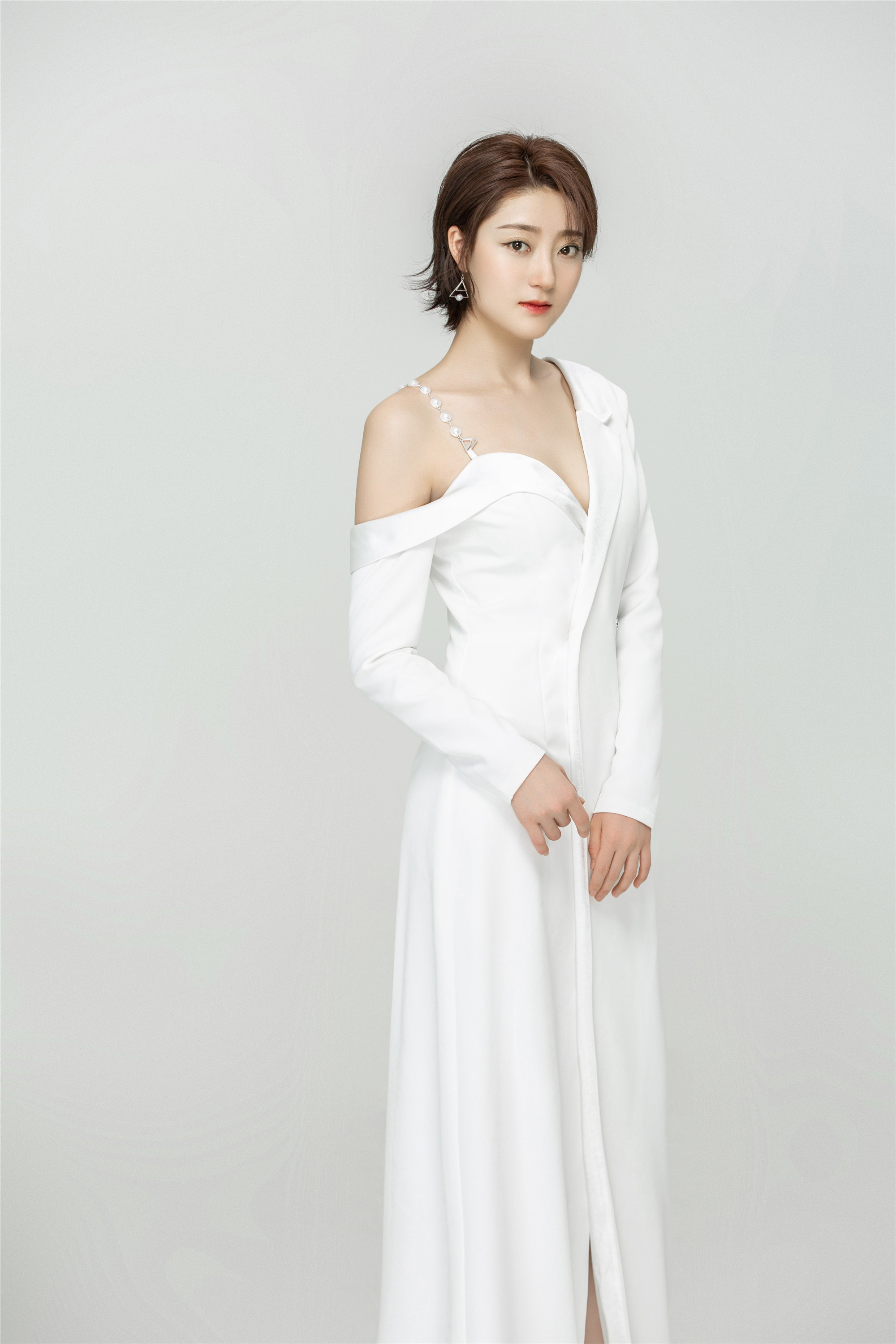  p>王怡雯,影视演员,模特,毕业于 a target="_blank" href="/item