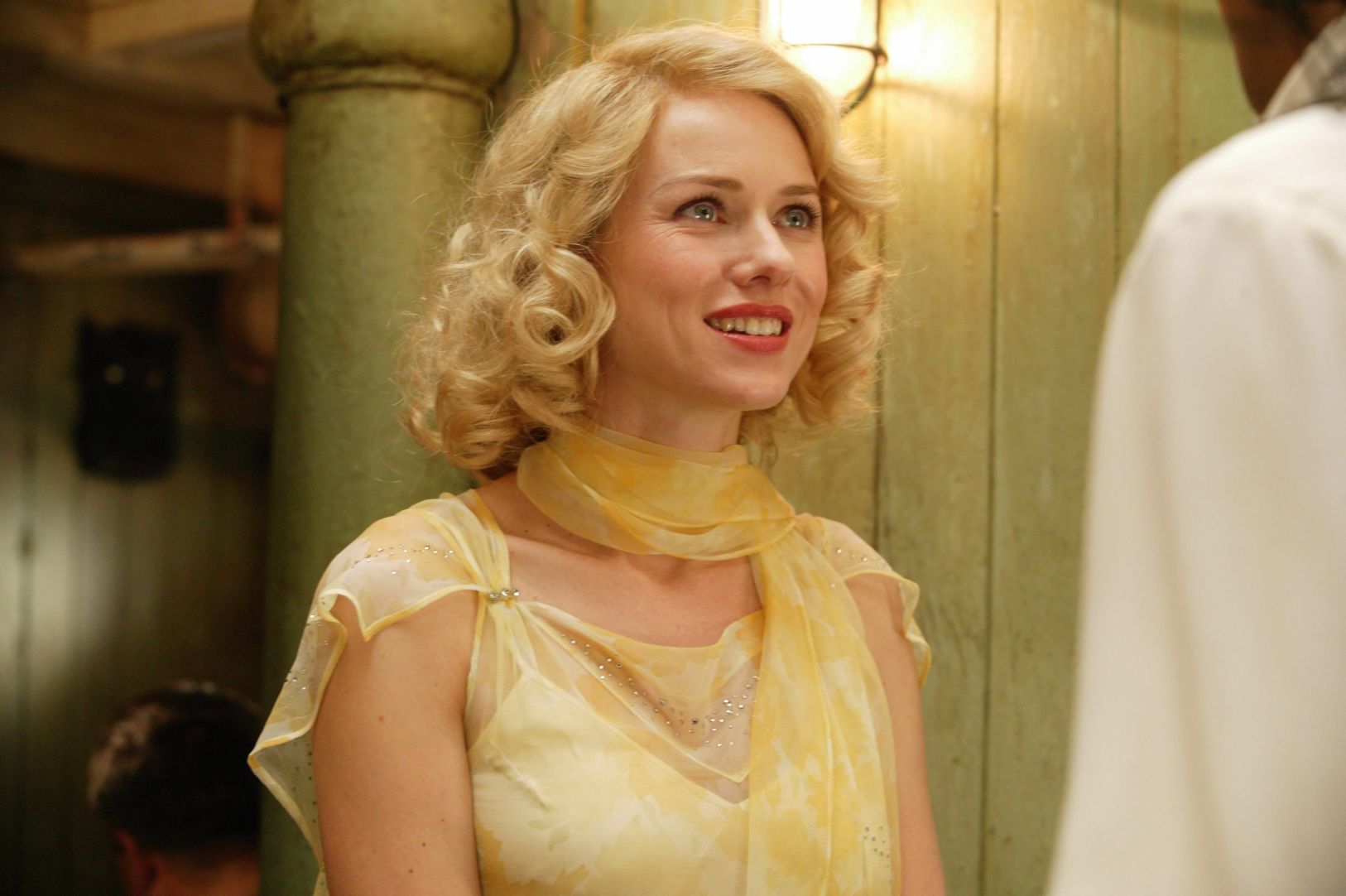 《金刚》是2005年上映的一部冒险电影,重拍1933年经典同名电影《金刚