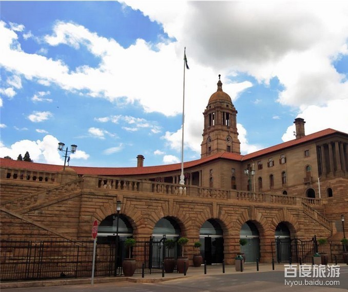  p>比勒陀利亚(pretoria),又名茨瓦内,茨瓦尼或茨瓦纳,是位于南非豪登