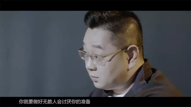 张绍刚：“教师”身份是他的软肋，亦是他的铠甲_百科TA说