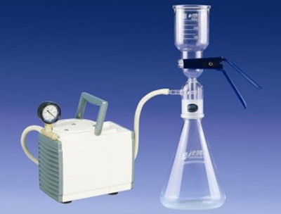 过滤器(filter)是输送介质管道上不可缺少的一种装置,通常安装在减压