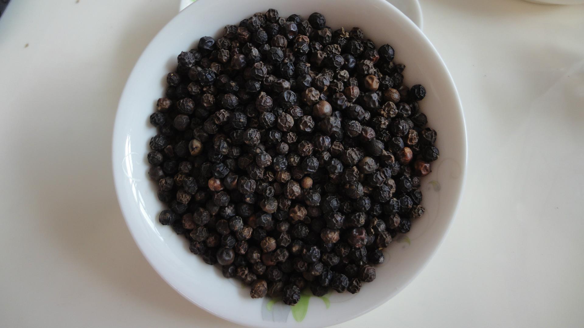  p>黑胡椒(学名:piper nigrum),是 a href="#" data-lemmaid="2541979