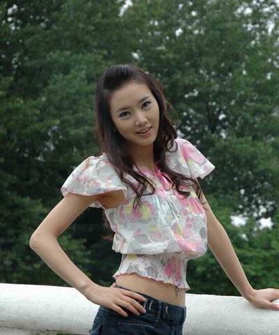  p>成恩,本名朴成恩,韩国女演员,歌手.