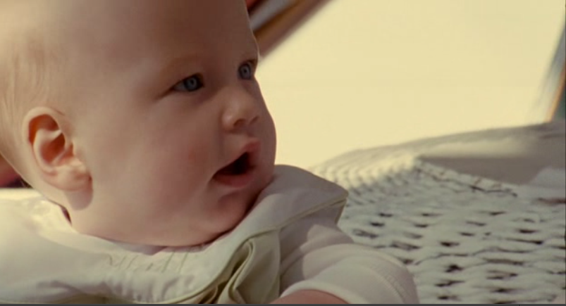 着苍蝇的非洲儿童,物质条件优渥的美日宝宝,和山羊抢洗澡水的蒙古孩子