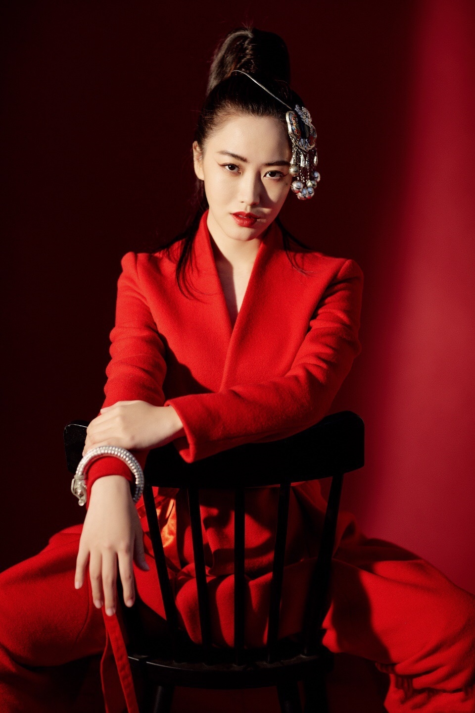  p>刘珈彤,1987年8月21日出生于重庆,毕业于重庆大学美视电影学院表演