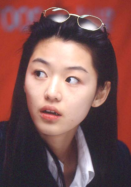  p>全智贤 i>(         ,gianna jun) /i>,本名王智贤,1981年10月30日