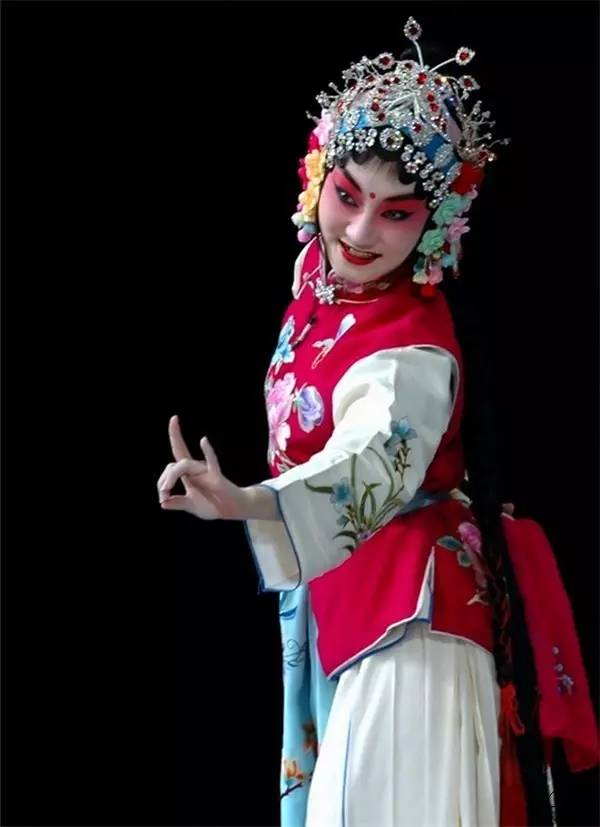 花旦，一步一步颠倒众生_百科TA说