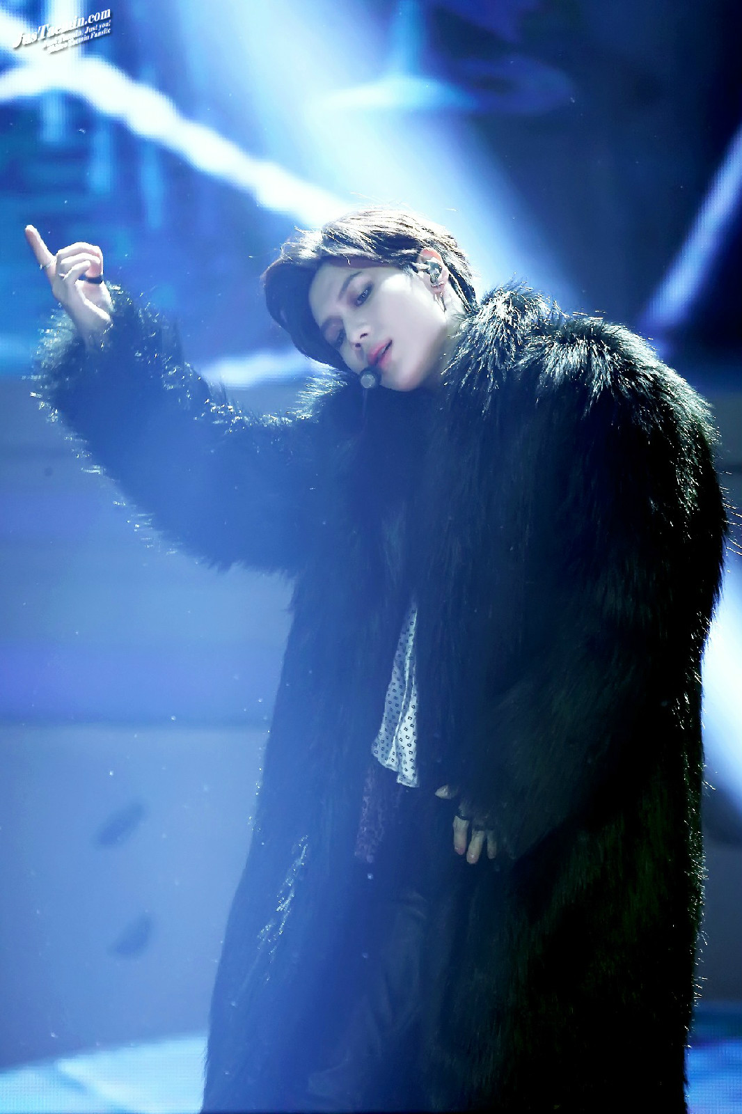 ,1993年7月18日出生于韩国首尔