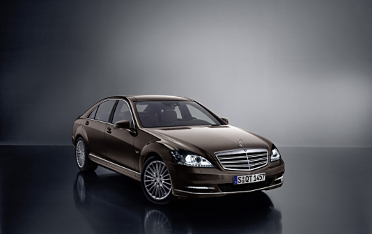 <p>奔驰S600