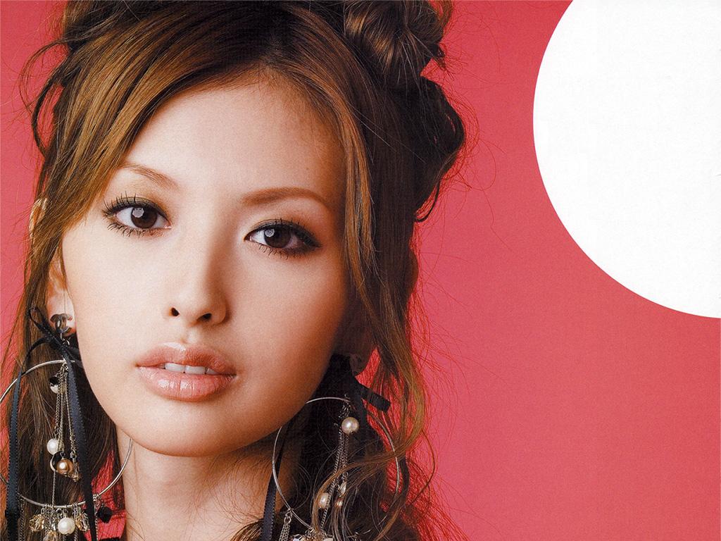  p>铃木惠美,原名吴子靓,1985年出生于中国上海,日籍华裔模特,演员