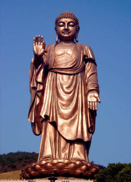  p>灵山大佛是一个世界著名景点,位于江苏省无锡市滨湖区马山国家风景