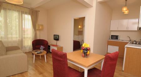 塔克西姆广场三个苹果酒店