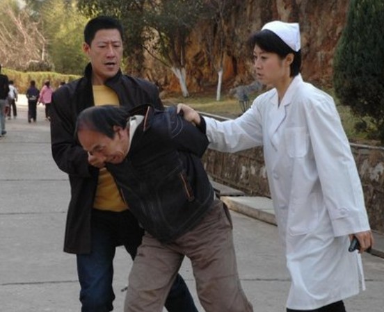 《英雄荣耀》是在南方电视影视频道播出的悬疑剧和 a target="_blank"