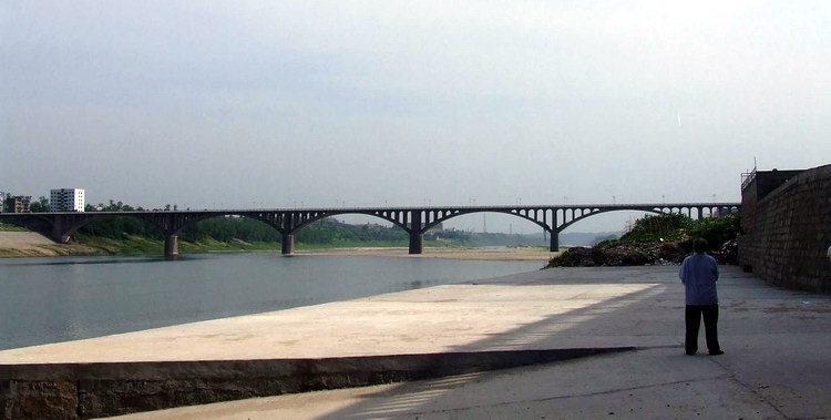  p data-id="gnxbd1ei49">渠江大桥位于四川省达州市渠县,为国道318线