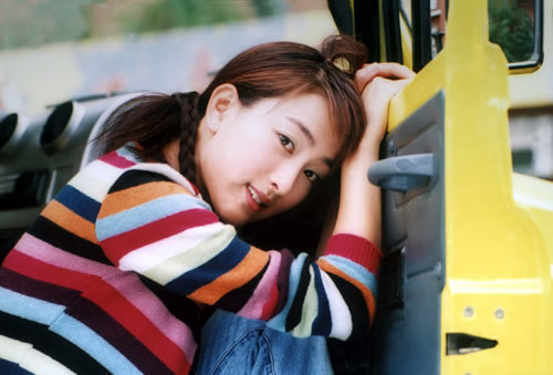  p>《夏日里的春天》是由 a href="#" data-lemmaid="13482116">唐辉 