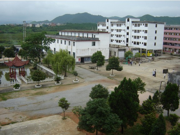 莲花县明珠中学