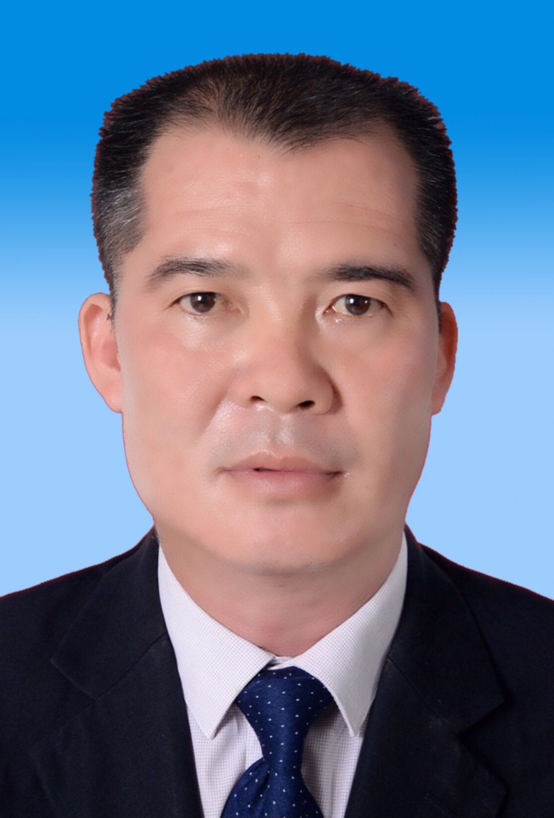 男,布依族,1970年9月出生,籍贯贵州册亨,出生地贵州省册亨县,1997年4