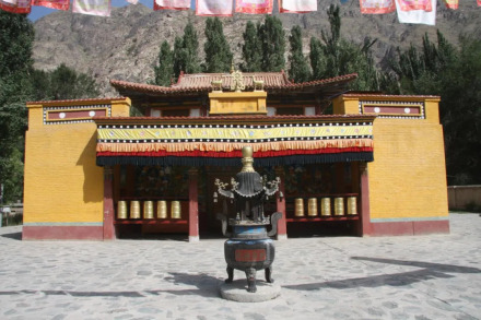 巴仑台黄庙古建筑群_百度百科