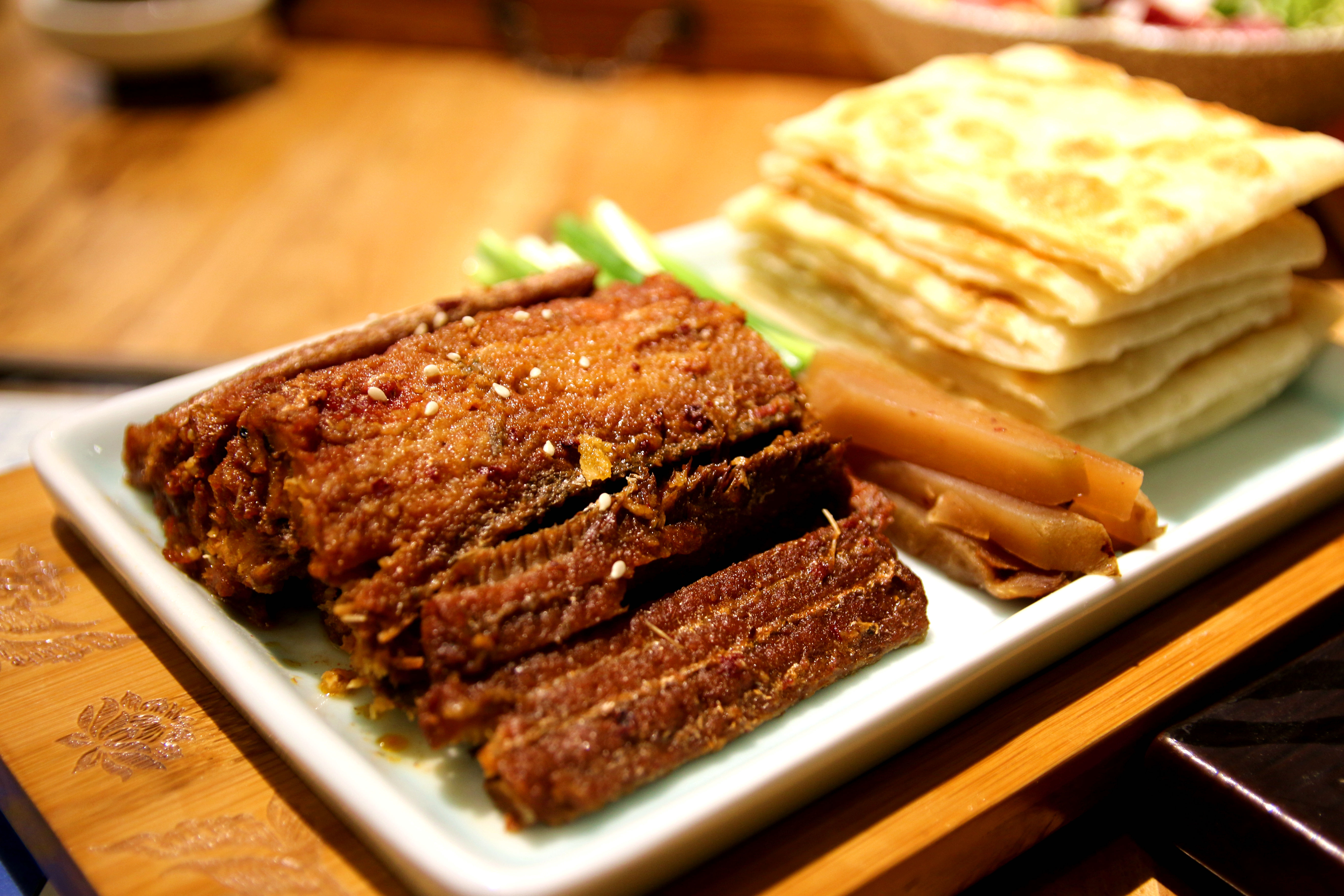  p>主要食材:带鱼 鱼咸菜(可以用萝卜代替) 葱 姜 /p>