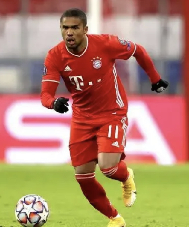  p>道格拉斯·科斯塔(douglas costa),1990年9月14日出生于巴西萨普卡