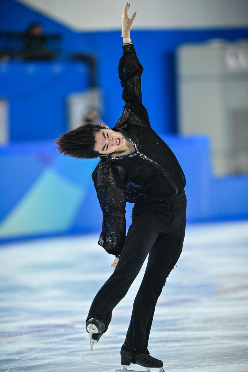 junhwan),男,2001年10月21日出生于韩国首尔,韩国花样滑冰运动员,效力