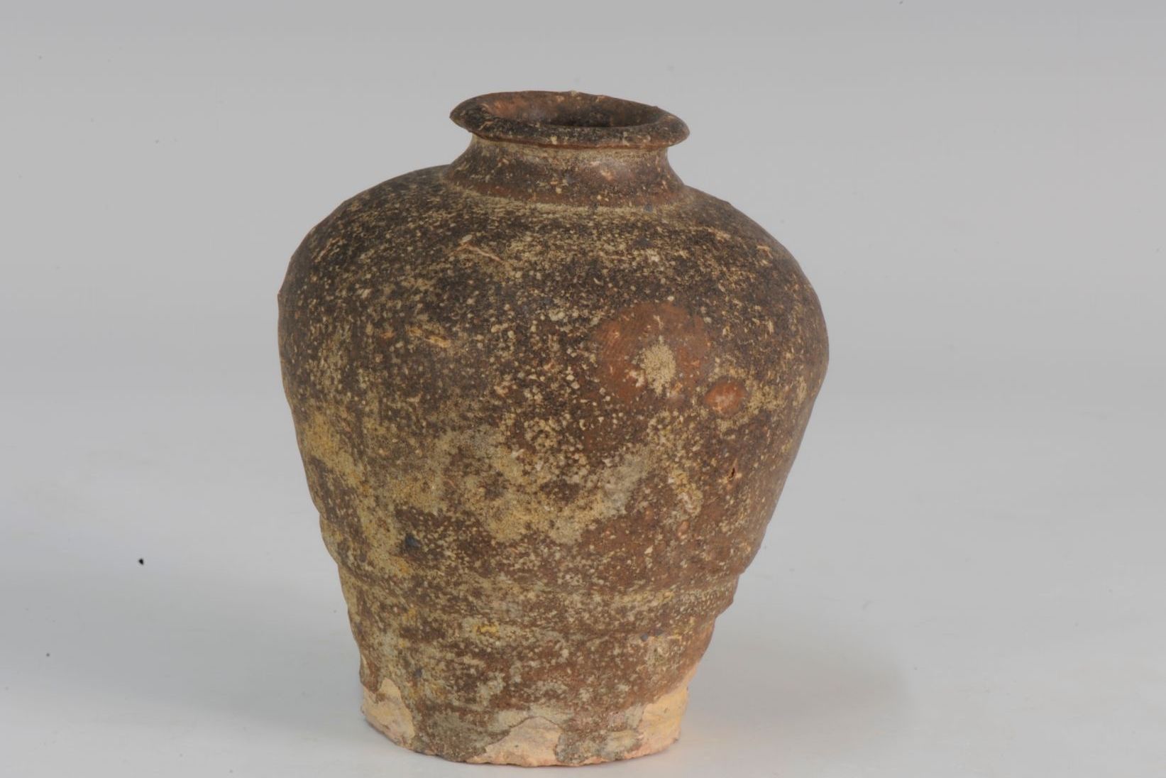 明代褐釉小口陶罐