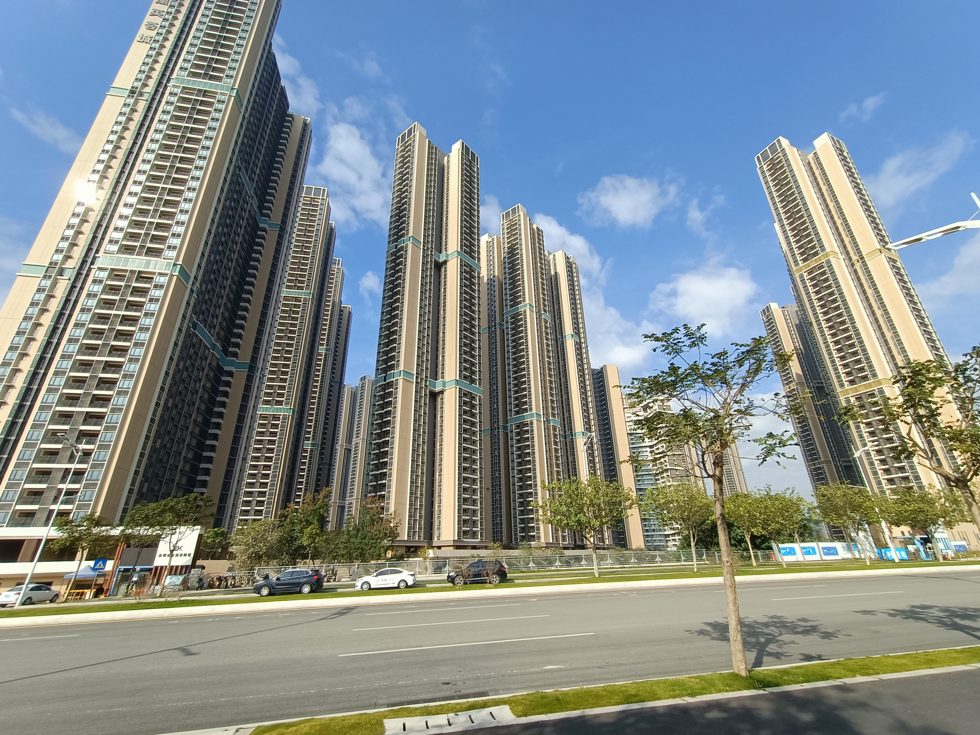  p data-id="tvezlwlalt0d">凤凰英荟城项目位于深圳市光明区凤凰街道