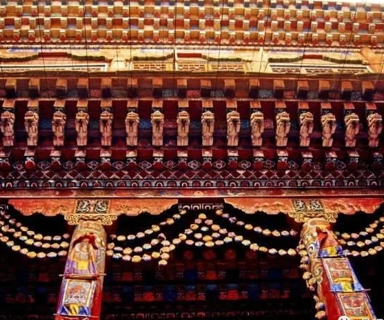 杰玛大殿,即类乌齐寺大殿,又称类乌齐寺,格培拉康,位于西藏自治区昌都