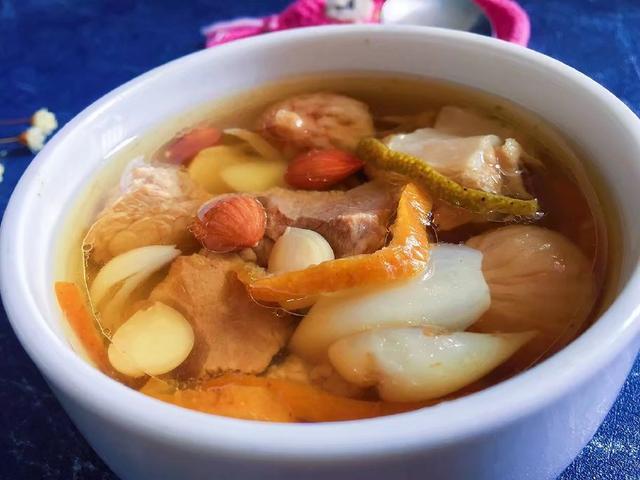 南北杏无花果煲瘦肉