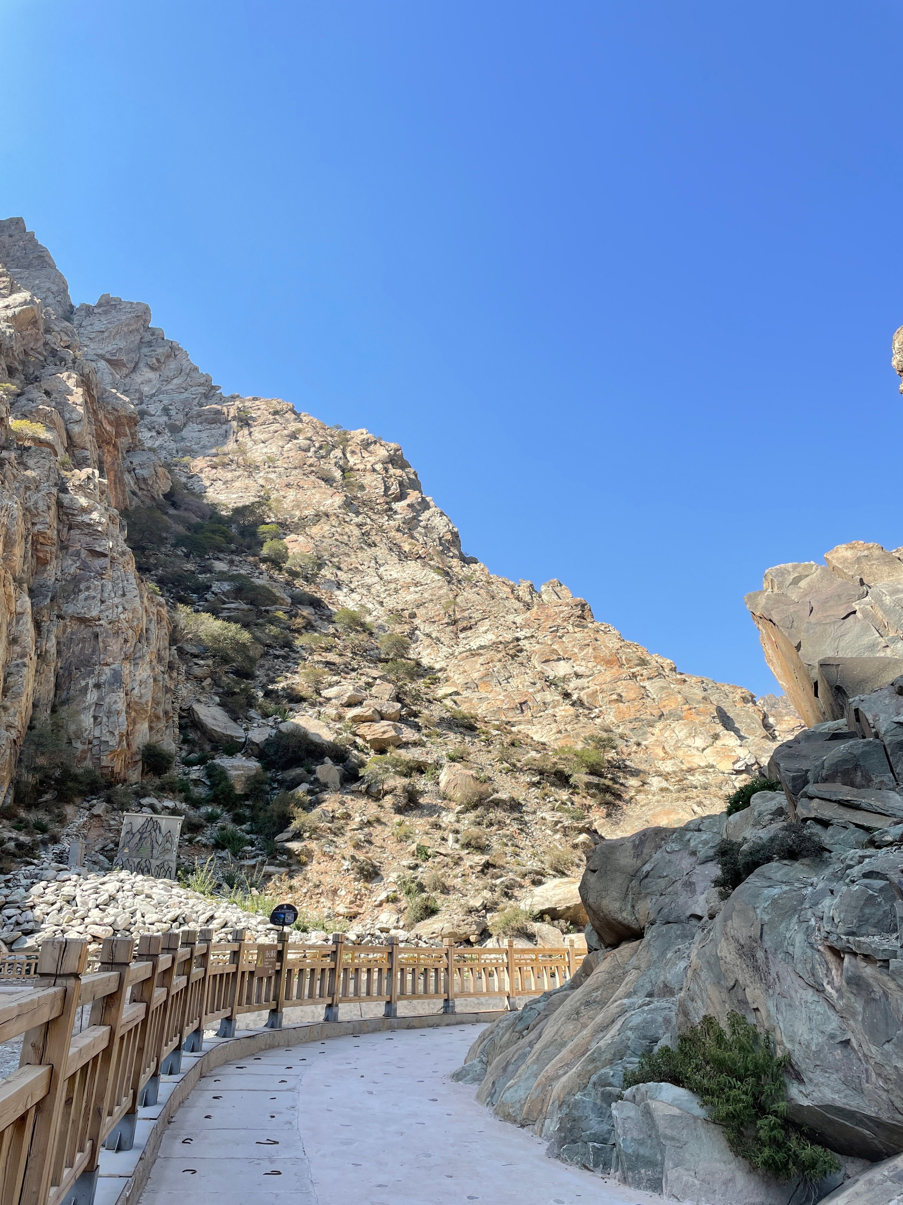 遗址公园是位于银川贺兰山东麓境内的景区,属于国家aaaa级旅游景区