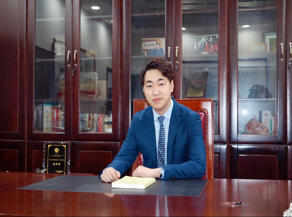  p>刘学谦,济南市华宇集团党总支副书记,济南泺口服装有限公司党支部