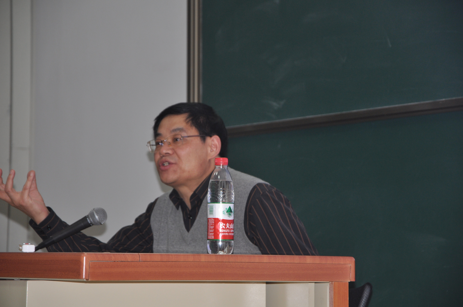李林（中国社会科学院学部委员、法学家、中国社会科学院大学法学院特聘教授）_百度百科