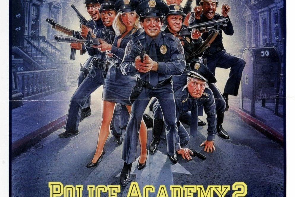 警察学校2:初露锋芒》是杰里·帕里斯,詹姆斯·西尼奥雷利执导的喜剧