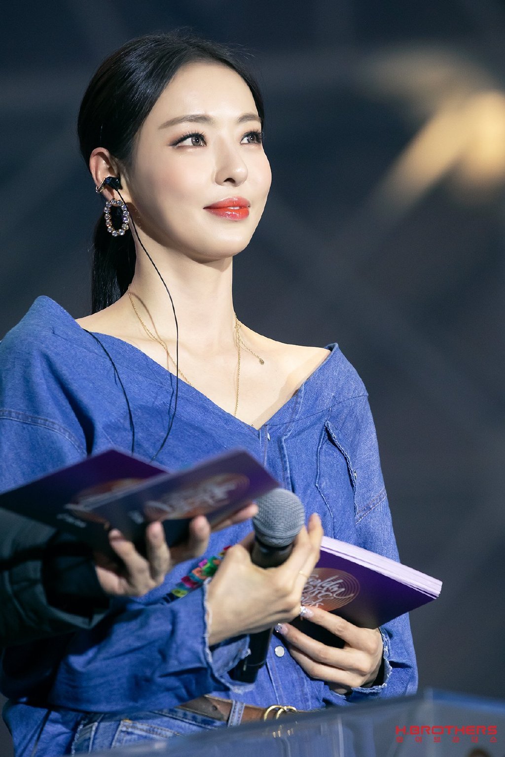  p>李多熙(         ,lee da-hee),1985年3月15日出生于韩国京畿道龙