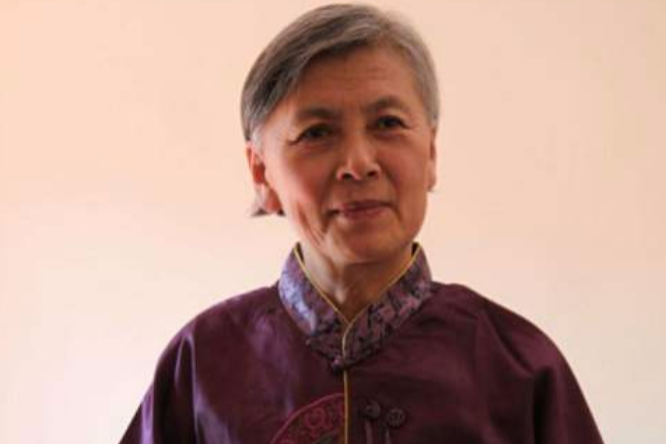  p data-id="gnbyui1x6m">刘素云居士生于1945年3月22日,黑龙江双城县