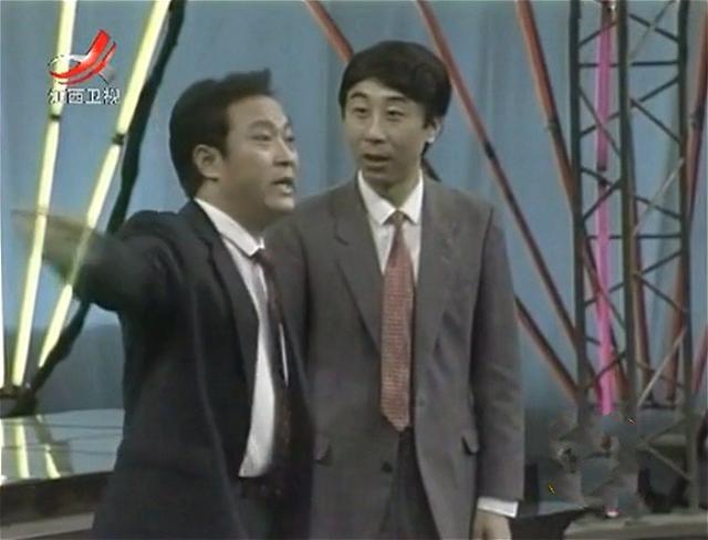 2001年梁左猝死，英达带走唯一遗产，王朔泪目：比黄世仁还黄世仁_百科TA说