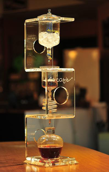  p>冰滴咖啡,也称水滴咖啡,是制作 a href="#" data-lemmaid="29518">